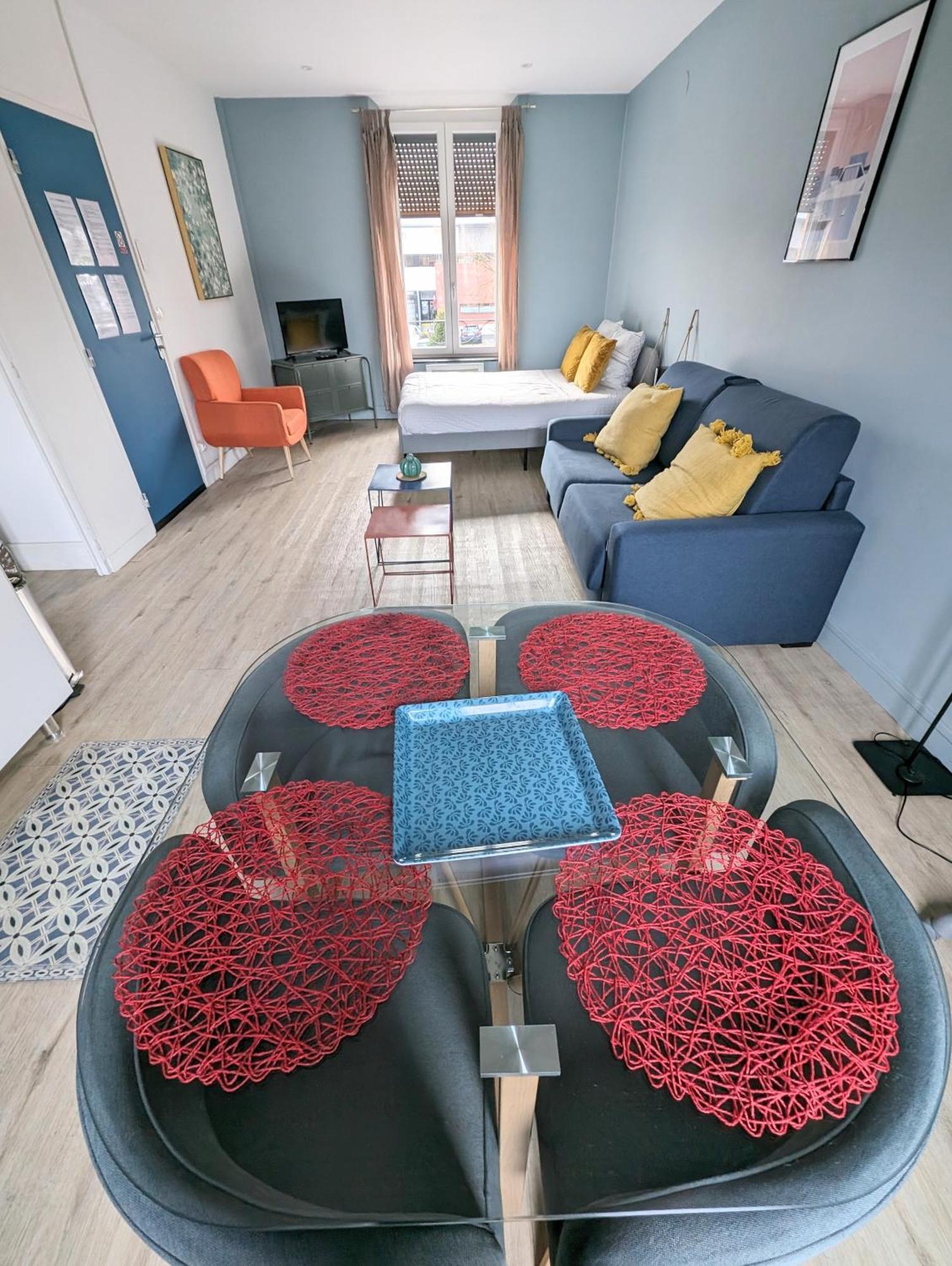 Oslo - Appartement Spacieux Et Cosy Шарлевиль-Мезьер Экстерьер фото